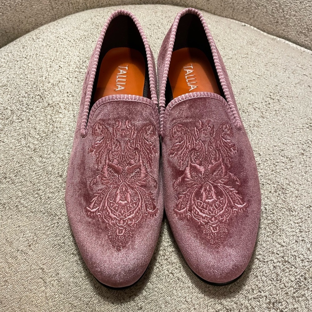 Tallia Pink Velvet Embroidered Smoking Slippers